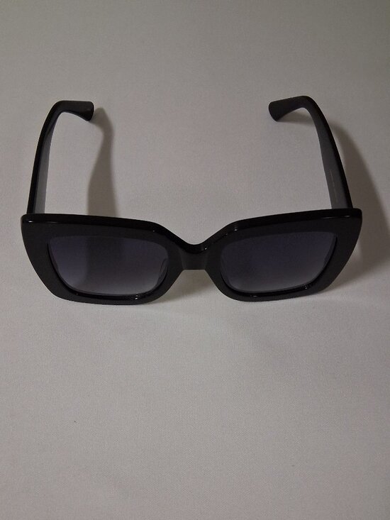 Gucci GG0083S Sunglasses 55-24-140 – Store Sample – Complete Set main image 5